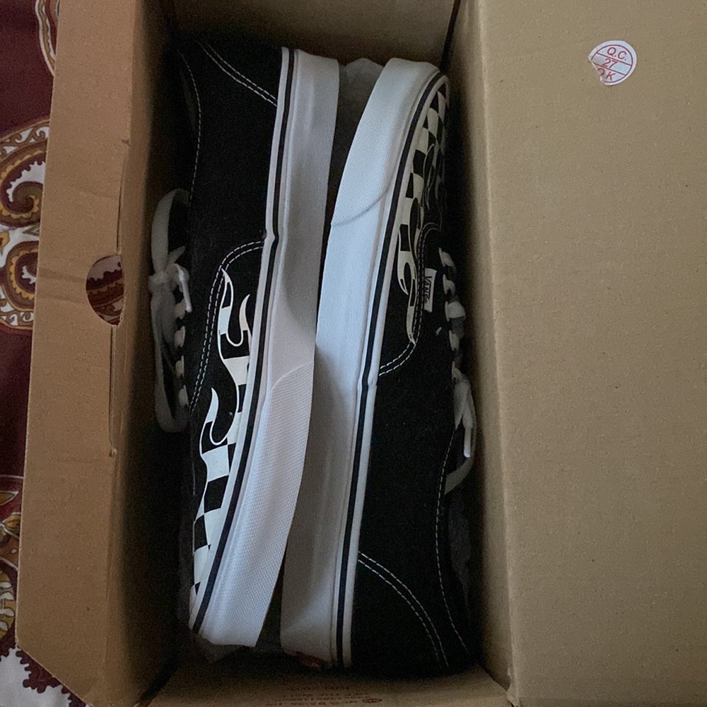VANS-Men (New) - Picture 6 of 6